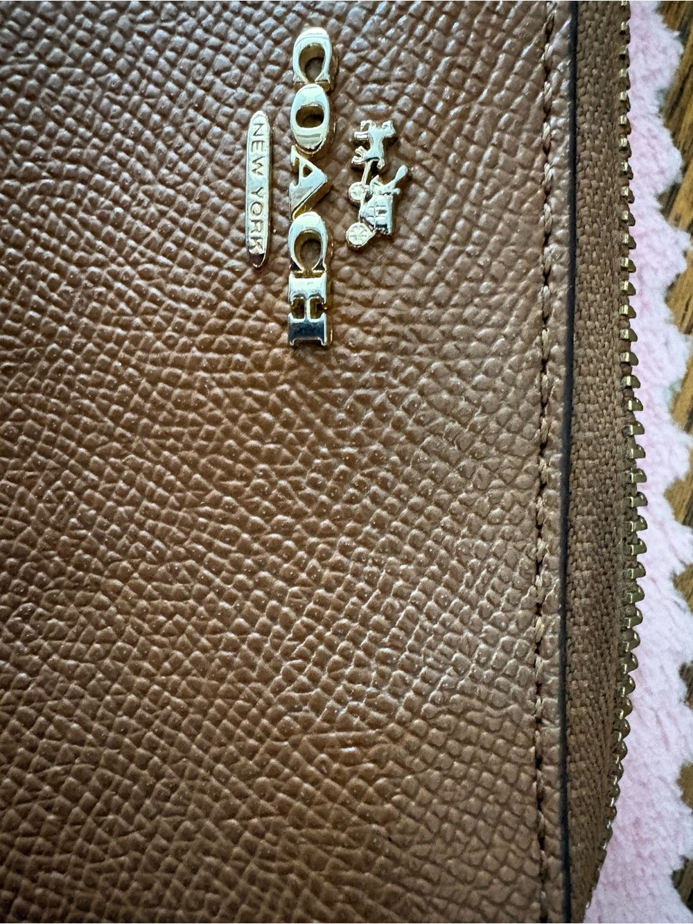 Coach Tan Pebbled Leather Zip Wallet with Gold Logo - Picture 2 of 4